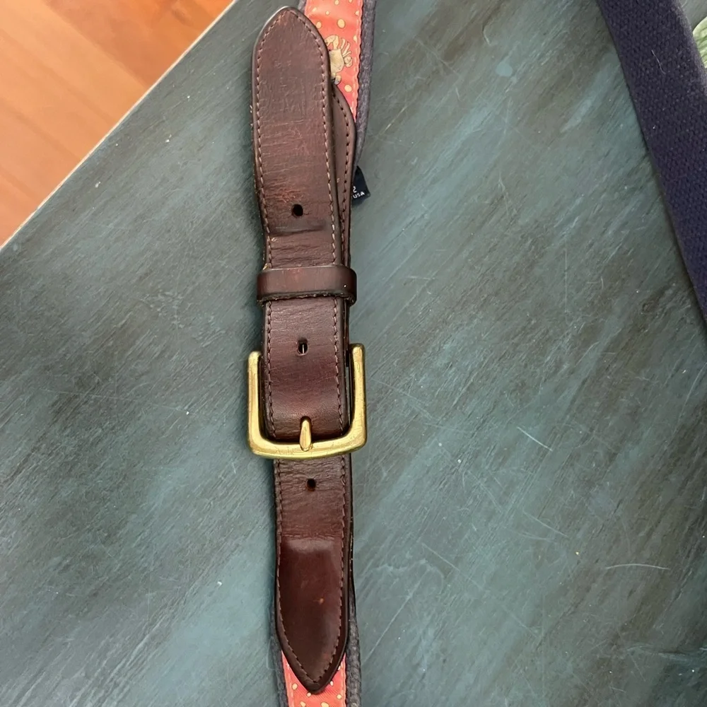 Vineyard Vines Red Crab belt with leather. Shep & Ian Size 42.